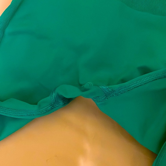 Lululemon Teal Crops Size 2 - Picture 2 of 4